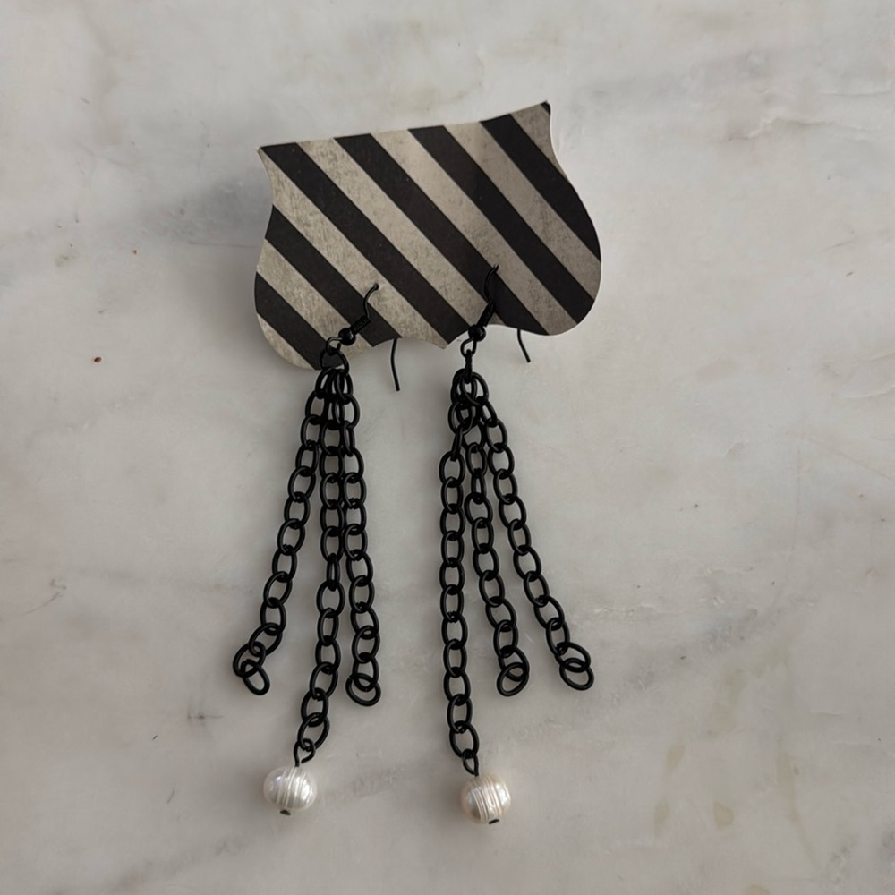 Brand new never worn, black chain, pearl earrings